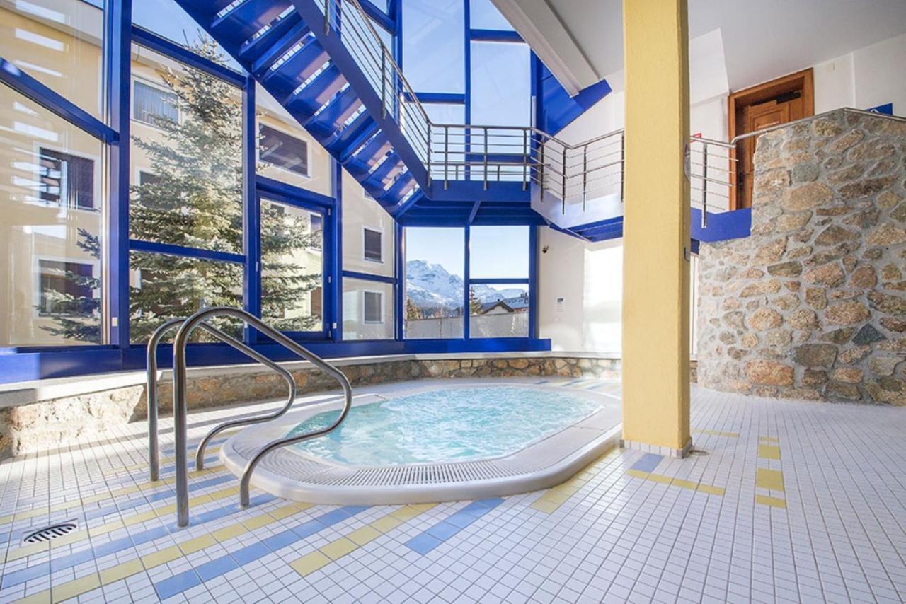 Ferienwohnung 45m2 Alpenschick mit Ausblick - Pool - 2P. - E405 St. Moritz Exterior foto